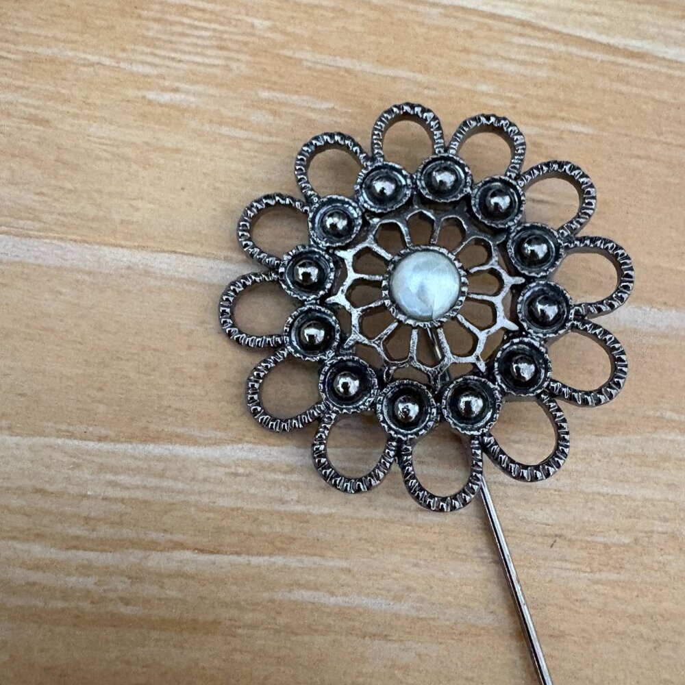 gunmetal grey floral stick pin//Vintage 1950s gunmetal grey floral stick pin